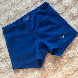Mizuno Volleyball shorts - size M - great condition